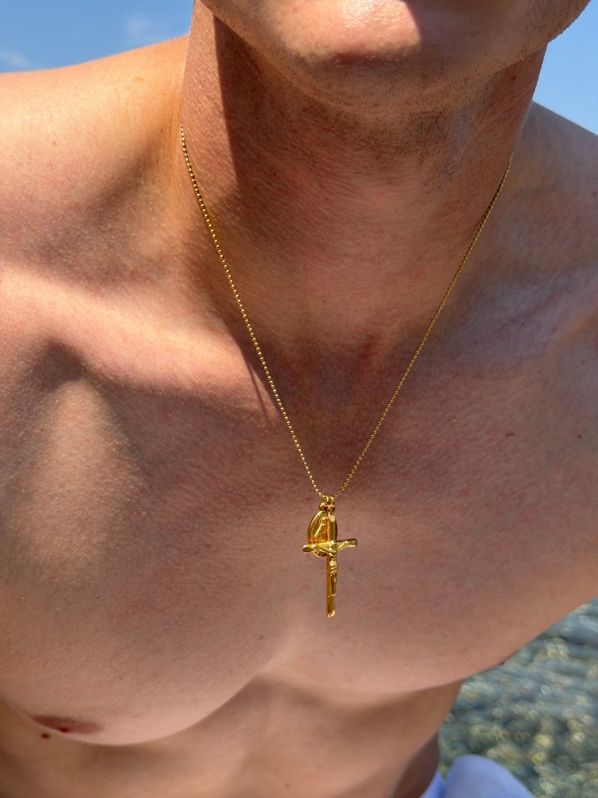 CRUCIFIX CHAIN NECKLACE